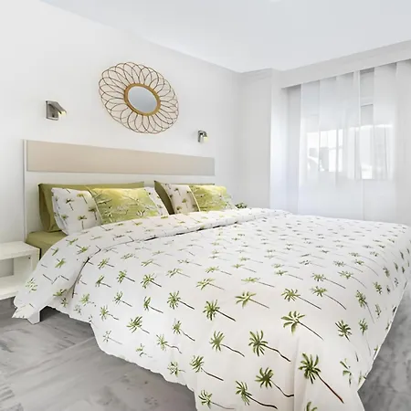 Charming With Terrace And Garden In Apartment Marbella