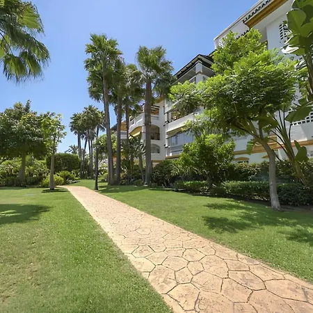 Apartment Charming With Terrace And Garden In Marbella