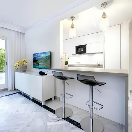 Charming With Terrace And Garden In * Marbella