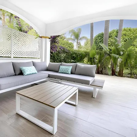 Apartment Charming With Terrace And Garden In Marbella